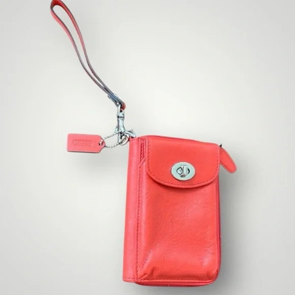 Coach Rare Vintage Campbell Red‎ Leather Universal Turn-Lock F50070 - Picture 2 of 15